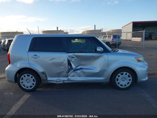 Scion Xb 686 Parklan Edition 2015 JTLZE4FE4FJ082292 Image 14