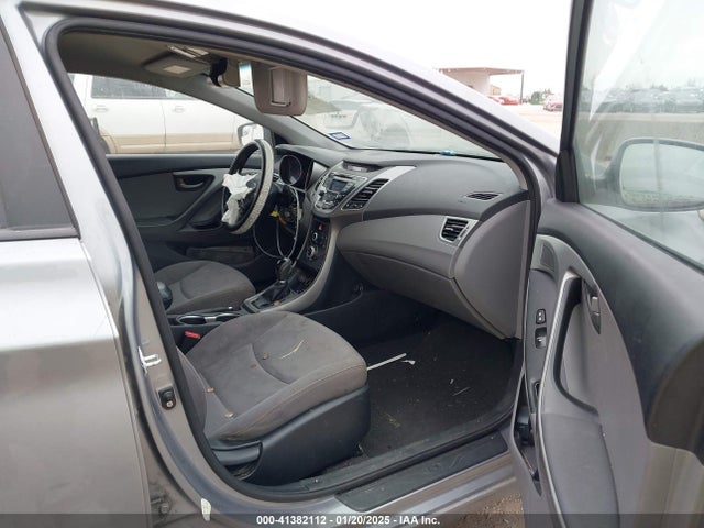 KMHDH4AE9FU250233 Hyundai ELANTRA SE