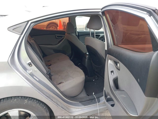 KMHDH4AE9FU250233 Hyundai ELANTRA SE