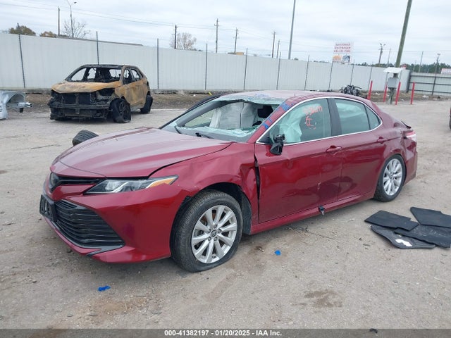 Toyota CAMRY LE 2019 4T1B11HK0KU680247 Image 2
