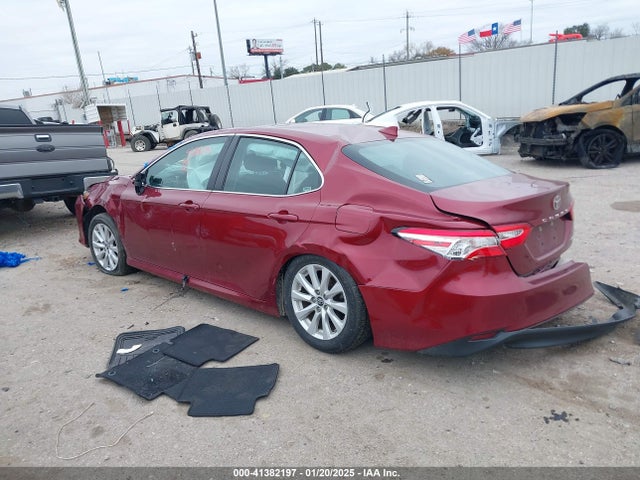 Toyota CAMRY LE 2019 4T1B11HK0KU680247 Image 3