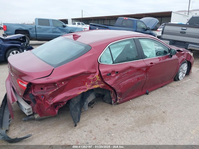 Toyota CAMRY LE 2019 4T1B11HK0KU680247 Image 4