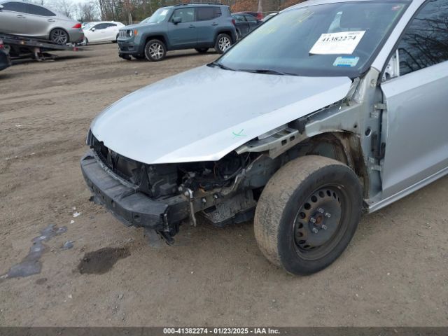 3VW267AJ7GM360619 Volkswagen Jetta 1.4t S