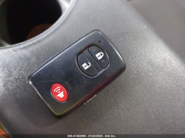 JTDKN3DU2E0391300 Toyota Prius Two