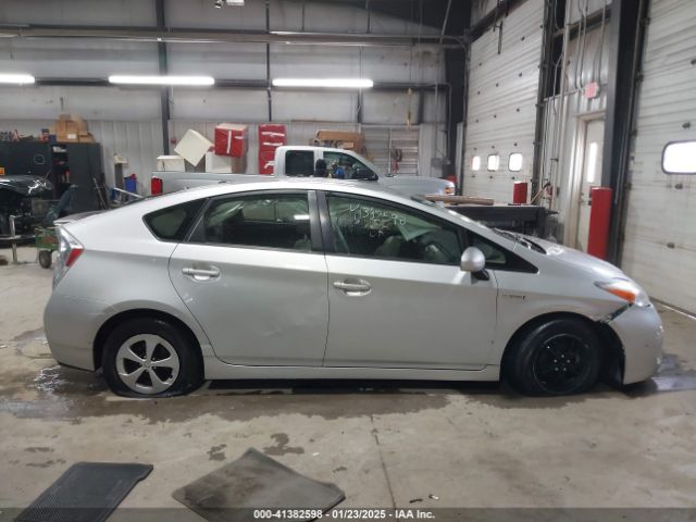 JTDKN3DU2E0391300 Toyota Prius Two