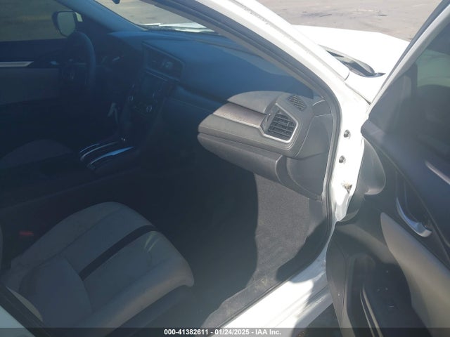 Honda Civic Lx 2018 19XFC2F52JE012997 Image 5