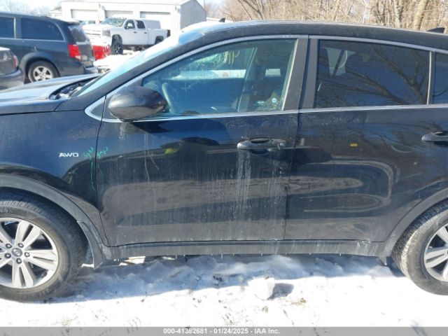KNDPMCAC0J7361881 KIA Sportage Lx