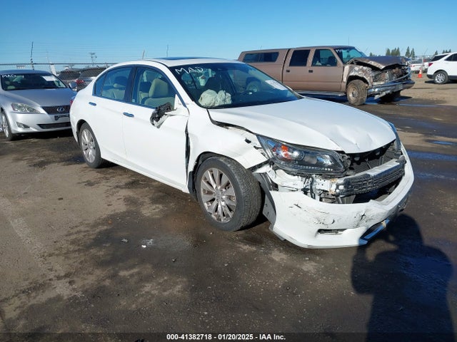 2015 1HGCR2F84FA175478 main image