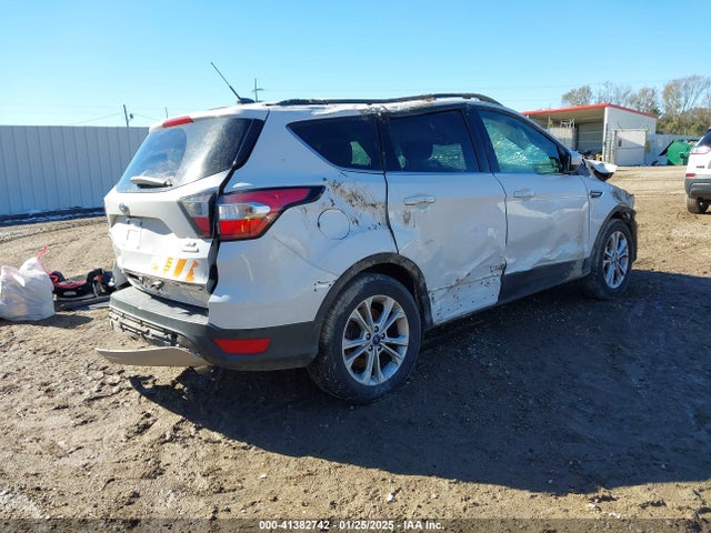 Ford ESCAPE SE 2018 1FMCU0GD5JUB17492 Image 4