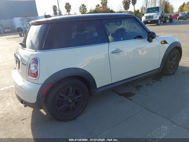 2012 MINI COOPER WMWSU3C56CT254981 Photo 3