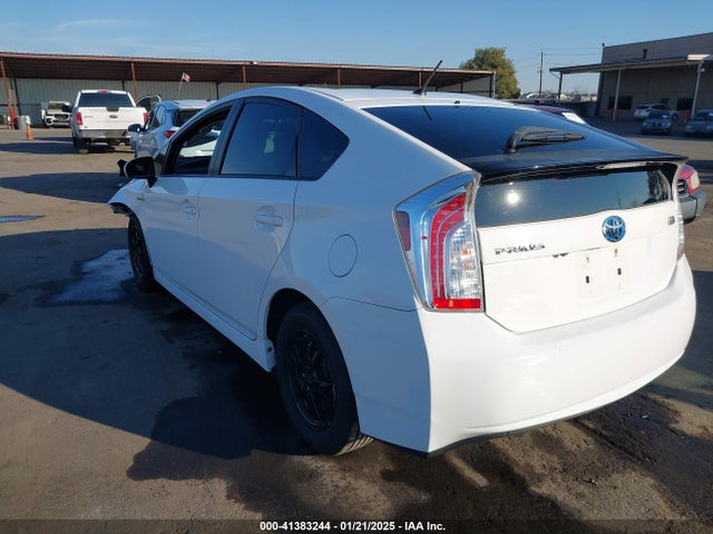 Toyota Prius Two 2015 JTDKN3DU9F1901461 Image 3