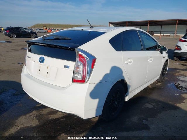 Toyota Prius Two 2015 JTDKN3DU9F1901461 Image 4