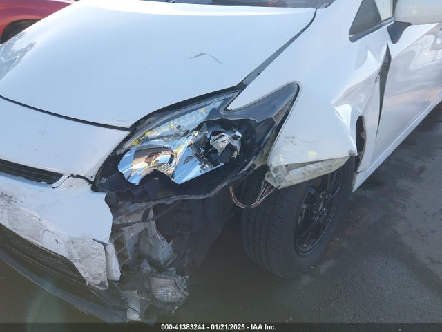 Toyota Prius Two 2015 JTDKN3DU9F1901461 Image 6