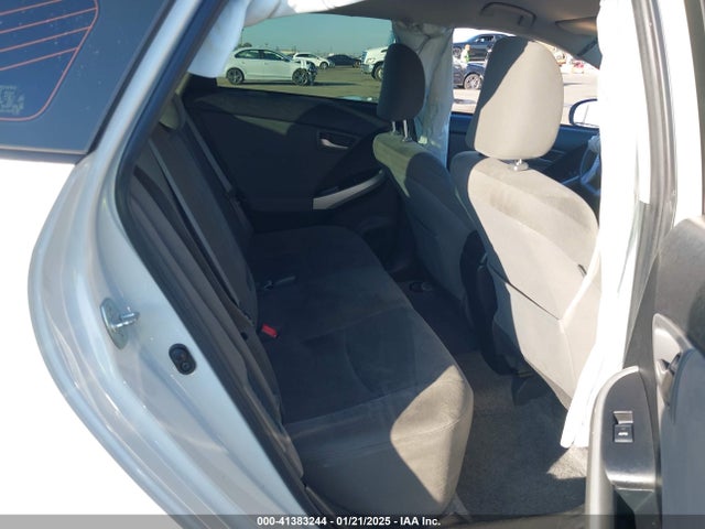 Toyota Prius Two 2015 JTDKN3DU9F1901461 Image 8
