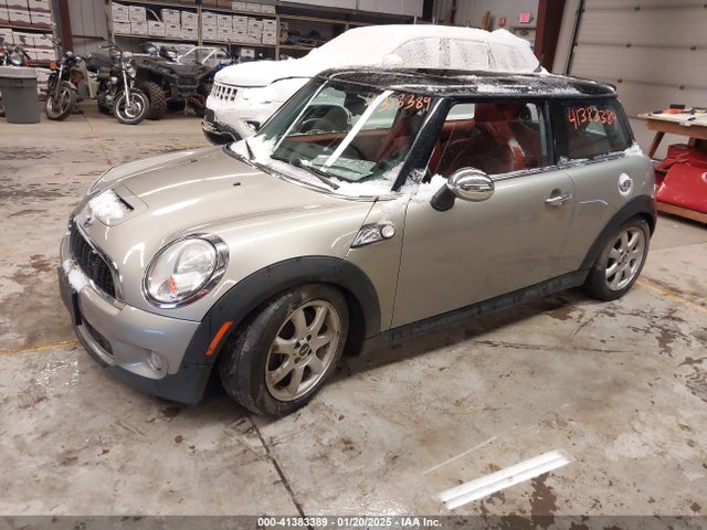 2007 MINI COOPER S WMWMF73537TL89612 Photo 1
