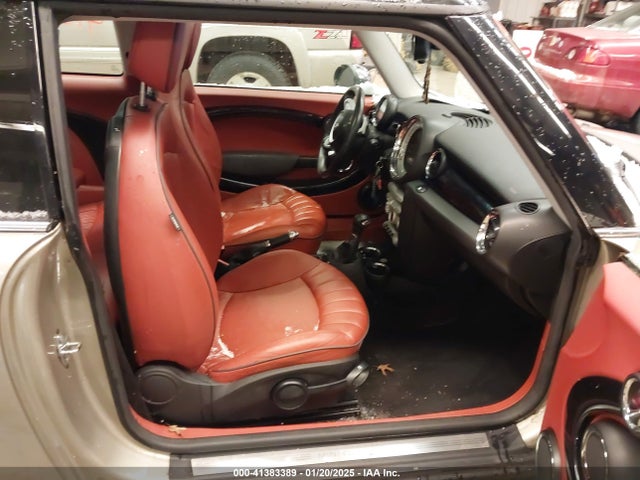 2007 MINI COOPER S WMWMF73537TL89612 Photo 4
