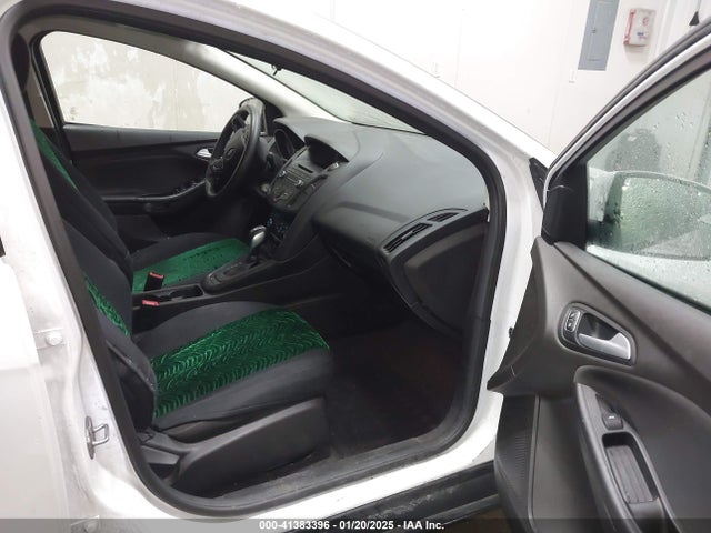 1FADP3K28GL234740 Ford FOCUS SE