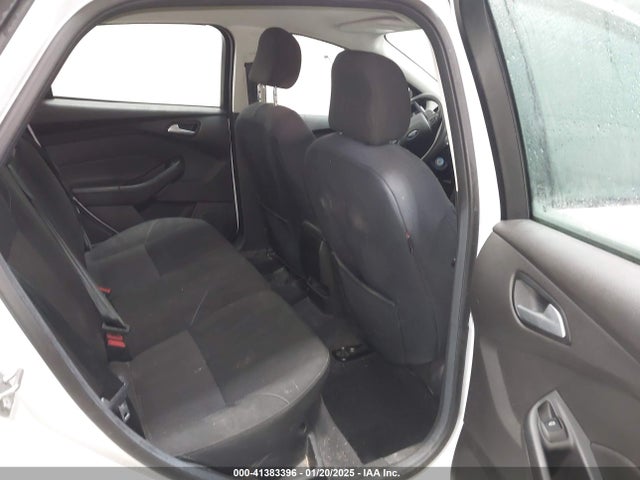1FADP3K28GL234740 Ford FOCUS SE