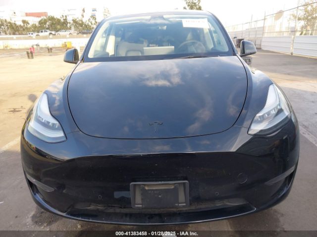 7SAYGDEE1NF556615 Tesla Model Y Long Range Dual Motor All-wheel Drive