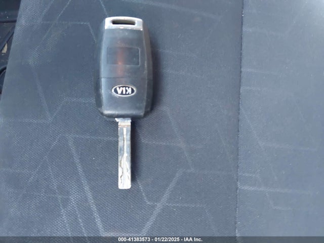 KIA SOUL + 2015 KNDJP3A58F7815073 Image 11