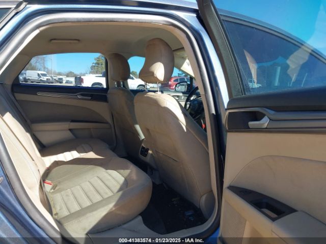 3FA6P0HD7JR186320 Ford FUSION SE