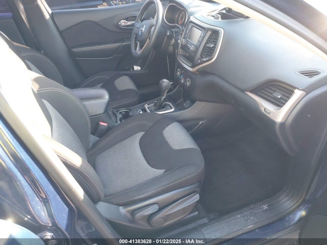 1C4PJLAB5GW125838 Jeep Cherokee Sport