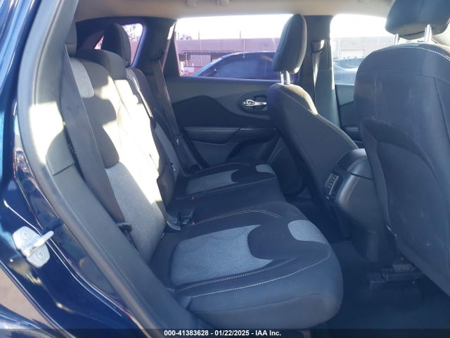 1C4PJLAB5GW125838 Jeep Cherokee Sport