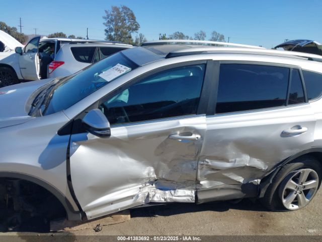 2T3WFREV1FW183060 Toyota Rav4 Xle