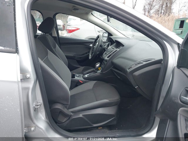 Ford FOCUS SE 2014 1FADP3K24EL329695 Image 5