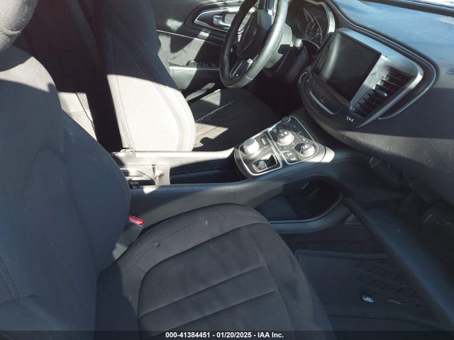 Chrysler 200 Limited 2015 1C3CCCAB6FN528941 Image 5