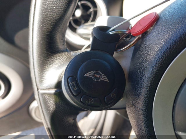 2010 MINI COOPER S CLUBMAN WMWMM3C50ATZ32565 Photo 10