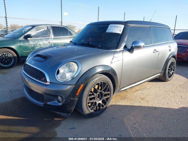 2010 MINI COOPER S CLUBMAN WMWMM3C50ATZ32565 Photo 1