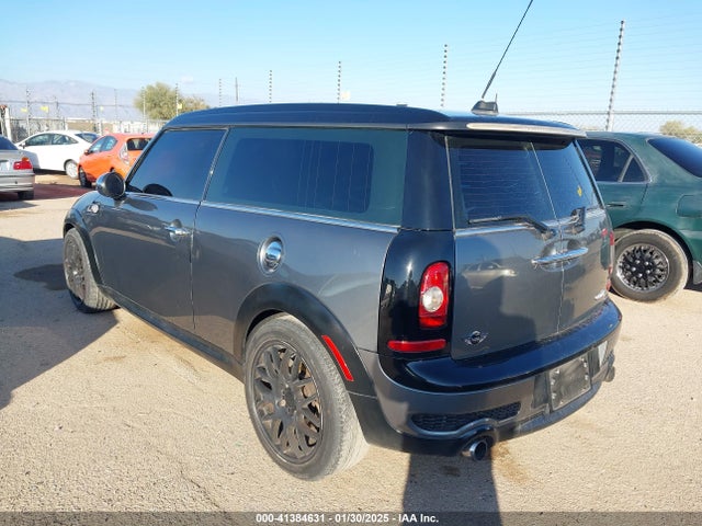 2010 MINI COOPER S CLUBMAN WMWMM3C50ATZ32565 Photo 2