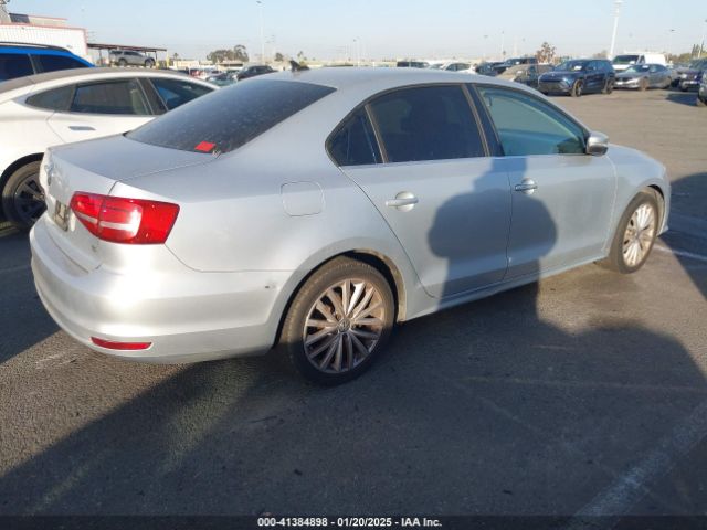 3VWD17AJ5FM220946 Volkswagen Jetta 1.8t Se