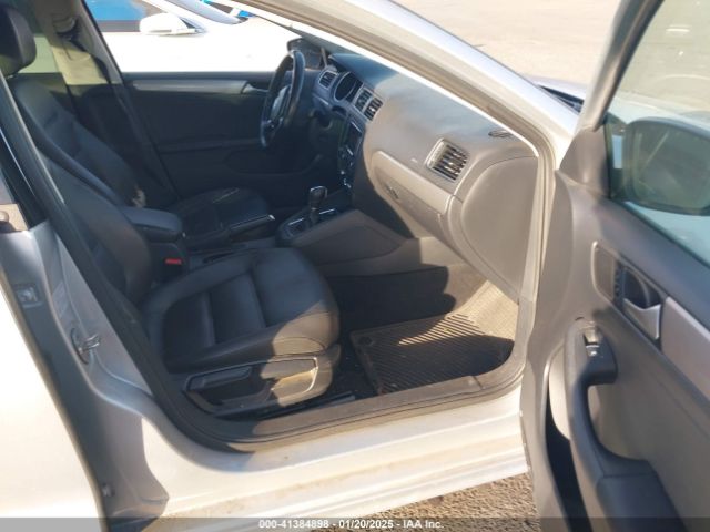 3VWD17AJ5FM220946 Volkswagen Jetta 1.8t Se