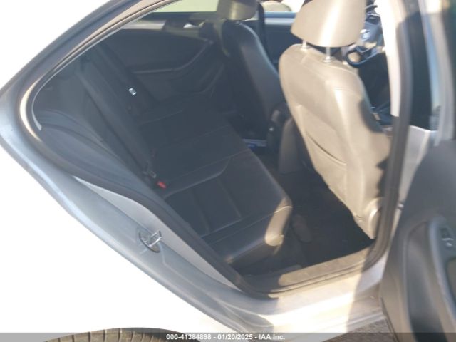 3VWD17AJ5FM220946 Volkswagen Jetta 1.8t Se