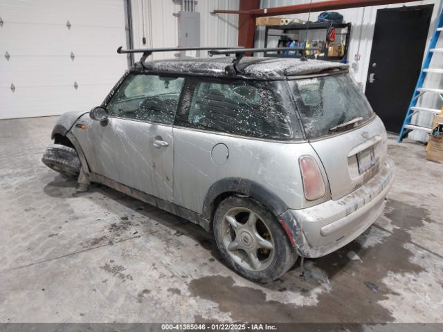 2002 MINI COOPER WMWRC33422TC37296 Photo 2