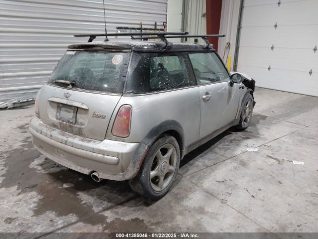 2002 MINI COOPER WMWRC33422TC37296 Photo 3