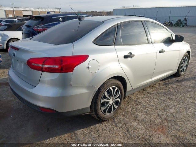 1FADP3E21JL240432 Ford FOCUS S
