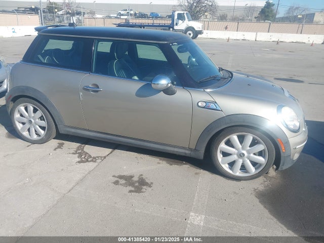 2007 MINI COOPER S WMWMF73577TL90827 Photo 0