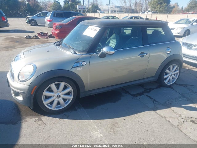 2007 MINI COOPER S WMWMF73577TL90827 Photo 1