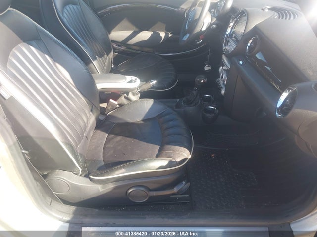 2007 MINI COOPER S WMWMF73577TL90827 Photo 4