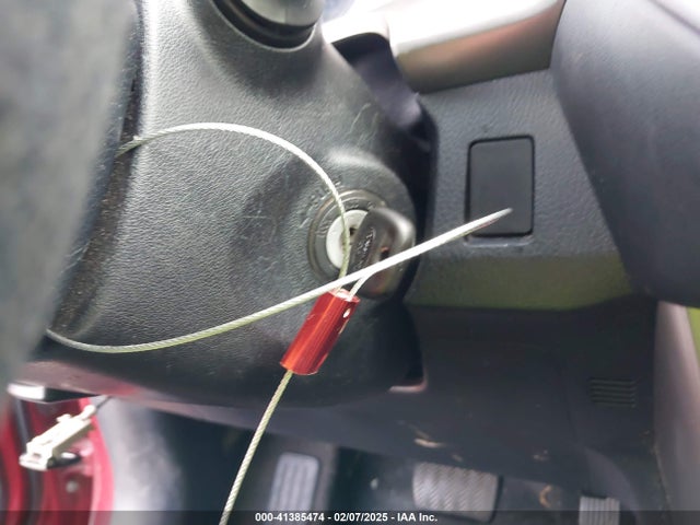 Toyota RAV4 LE 2015 JTMZFREV5FJ040964 Image 11