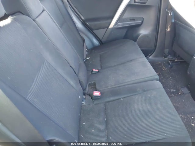 Toyota RAV4 LE 2015 JTMZFREV5FJ040964 Image 8