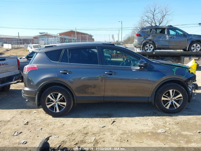 JTMRFREV0JJ747480 Toyota Rav4 Adventure/xle