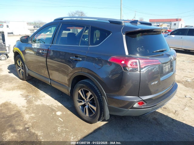 JTMRFREV0JJ747480 Toyota Rav4 Adventure/xle