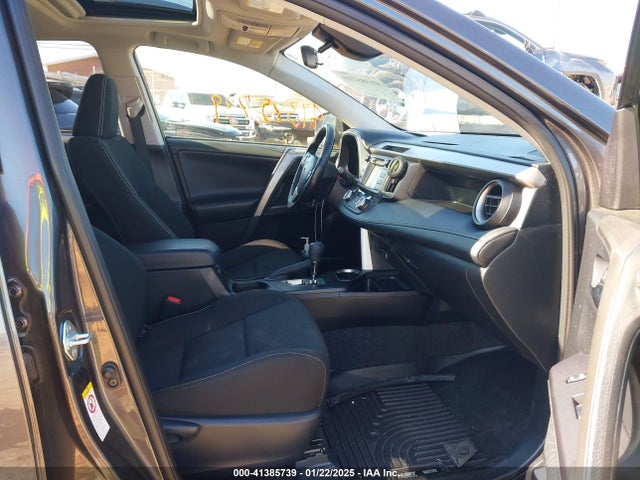 JTMRFREV0JJ747480 Toyota Rav4 Adventure/xle
