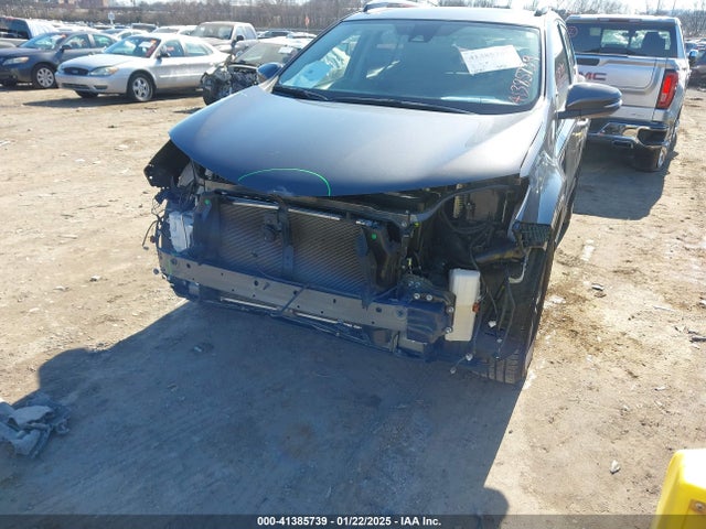 JTMRFREV0JJ747480 Toyota Rav4 Adventure/xle