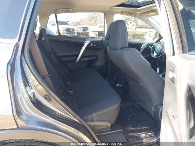 JTMRFREV0JJ747480 Toyota Rav4 Adventure/xle