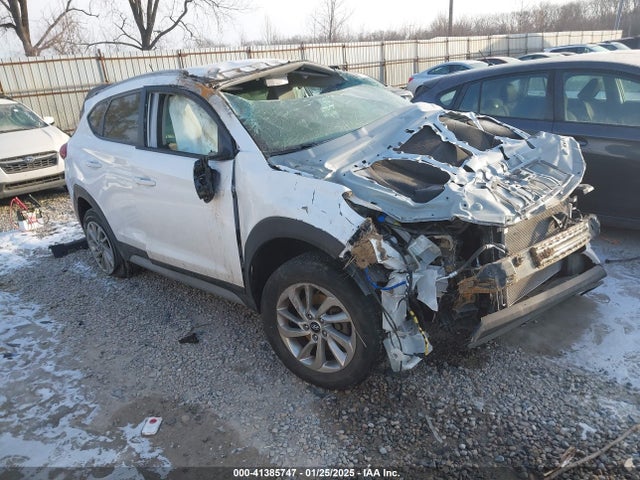 Hyundai TUCSON SE 2017 KM8J3CA49HU390658 Image 1